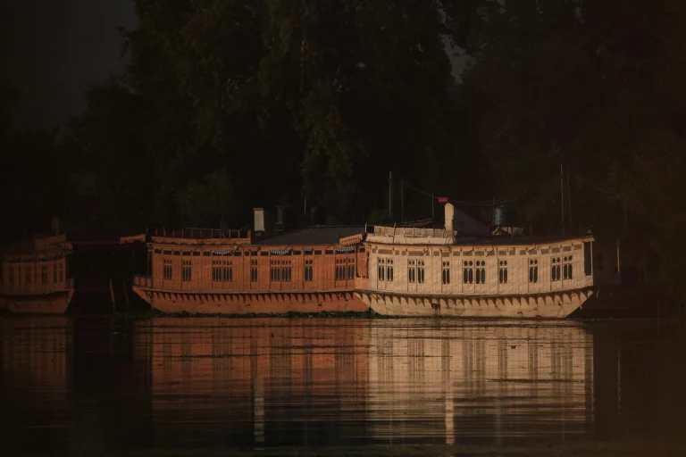 best house boat in Kashmir