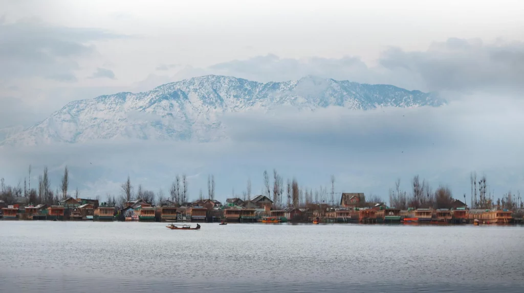 places to visit in Srinagar in Kashmir with activities